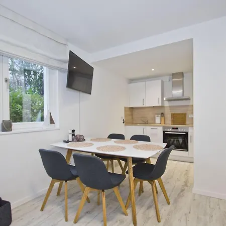 Ferienresidenz Zwei Bodden Ferienwohnung 2-6 Lietzow