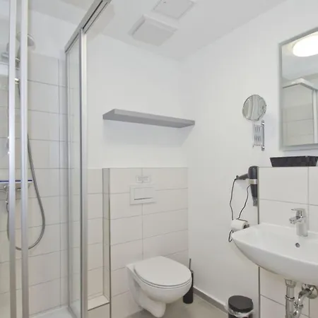 Ferienresidenz Zwei Bodden Ferienwohnung 2-6 Lietzow